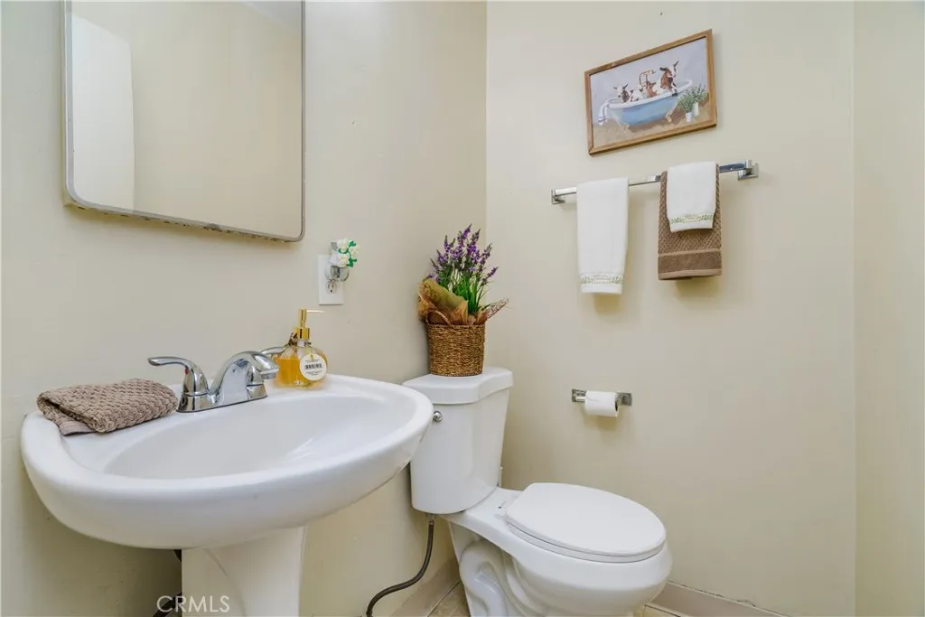 523 E Hazel Street, Inglewood, California 90302 home-pic-17